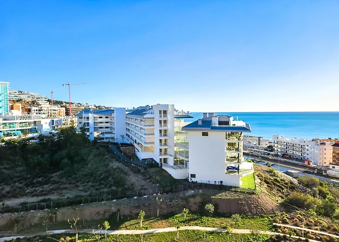Two Bedroom To Rent In Carvajal Daire Fuengirola