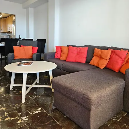 דירה Two Bedroom To Rent In Carvajal *