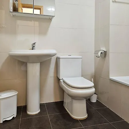 Two Bedroom To Rent In Carvajal Lägenhet *