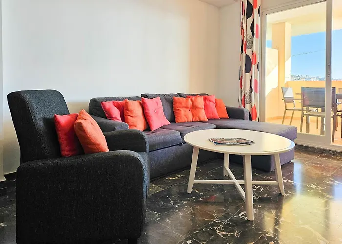 Two Bedroom To Rent In Carvajal Fuengirola