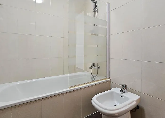 Two Bedroom To Rent In Carvajal Lägenhet *