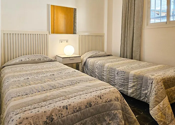 Two Bedroom To Rent In Carvajal * פואנגירולה