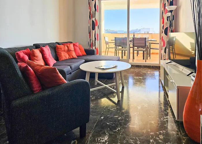 Two Bedroom To Rent In Carvajal * フエンヒロラ