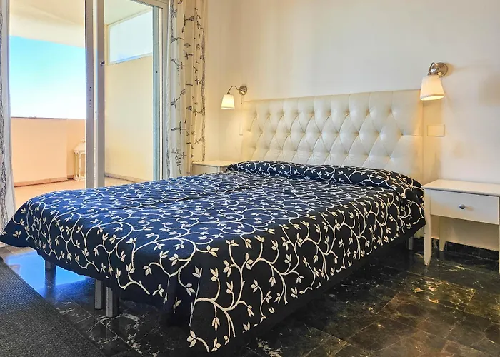 アパート Two Bedroom To Rent In Carvajal フエンヒロラ