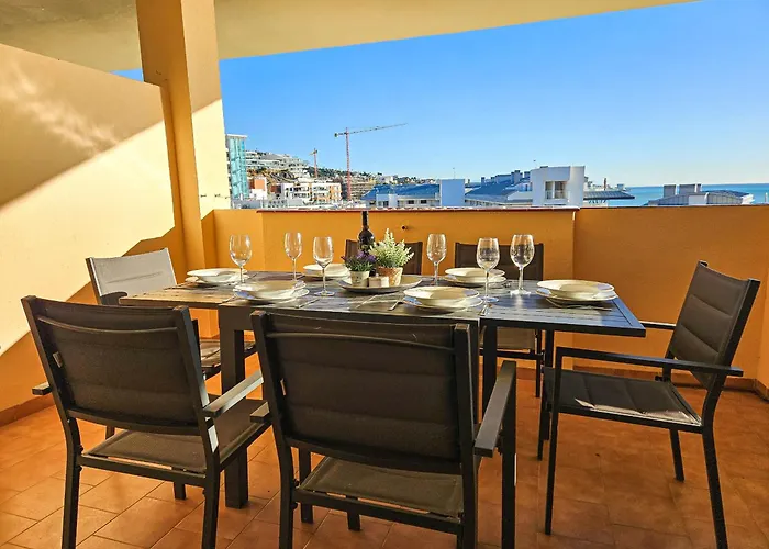 Two Bedroom To Rent In Carvajal * フエンヒロラ